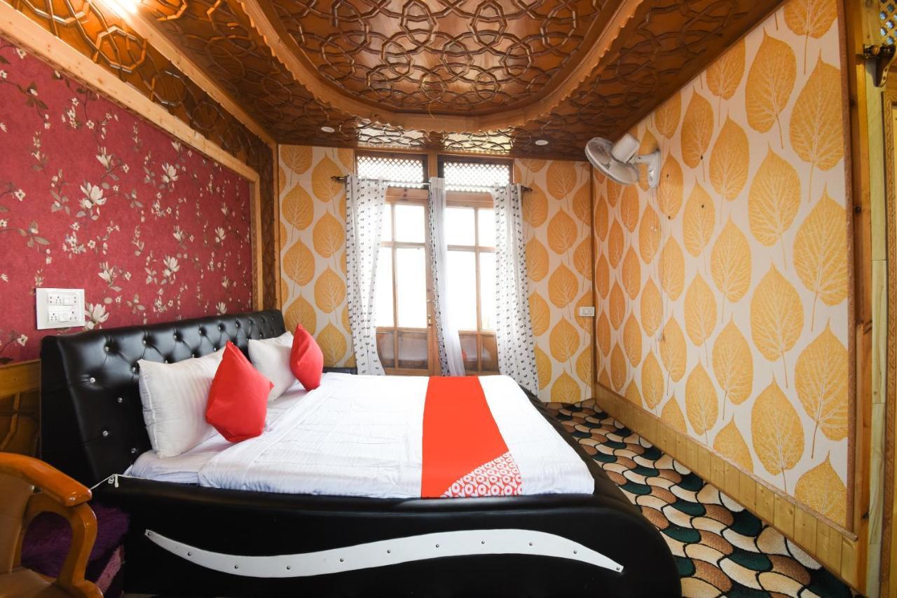 Отель Oyo 66637 Merlin Group Of Houseboats Сринагар Экстерьер фото