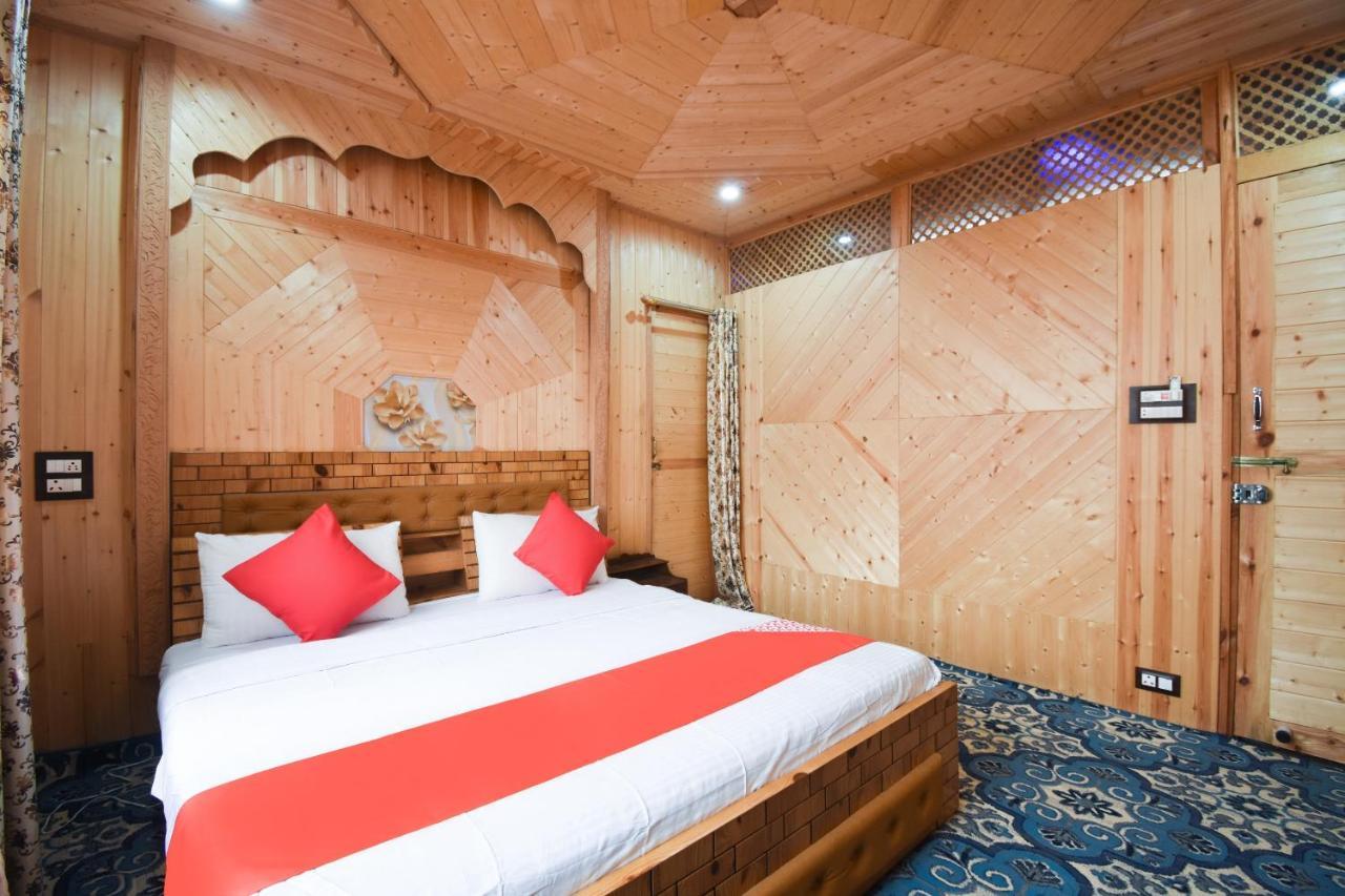Отель Oyo 66637 Merlin Group Of Houseboats Сринагар Экстерьер фото