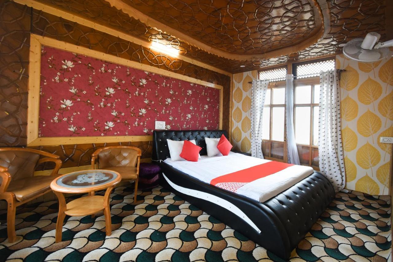 Отель Oyo 66637 Merlin Group Of Houseboats Сринагар Экстерьер фото