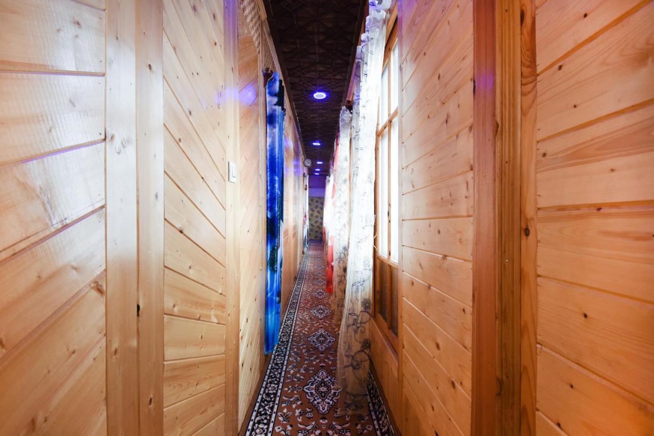 Отель Oyo 66637 Merlin Group Of Houseboats Сринагар Экстерьер фото